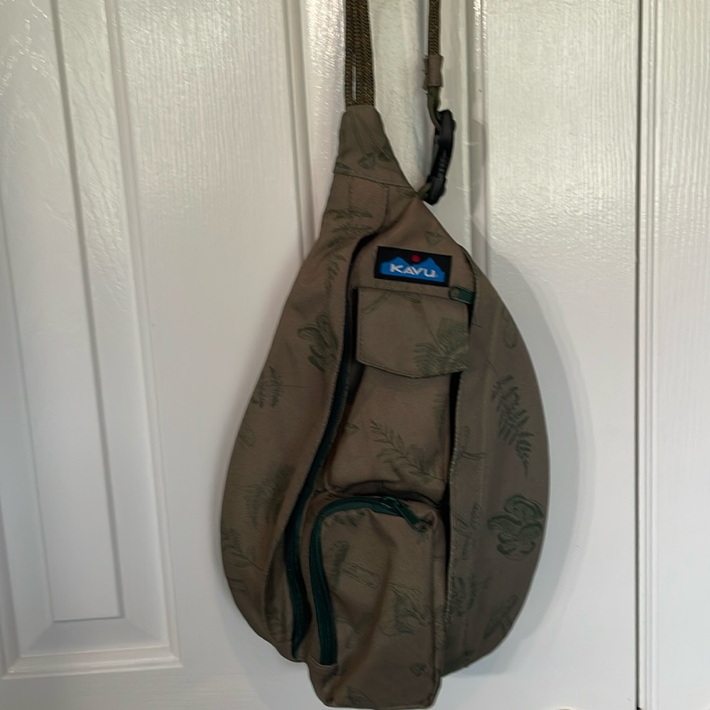 KAVU Crossbody Bag 4 Compartments. Excellent condition. 17”Lx11”W.